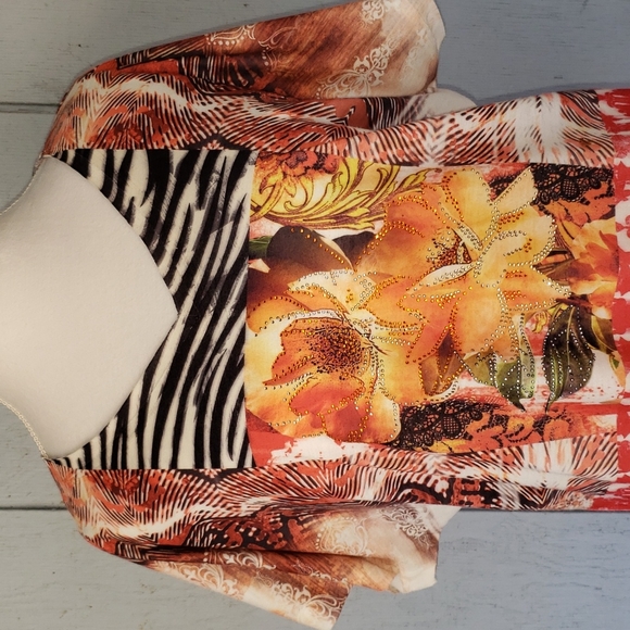 Rhinestone Floral Top. Stripes Zebra Flowers - Picture 10 of 10